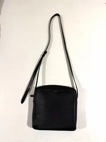 TOMORROWLAND 슈링크 가죽 미니 숄더백