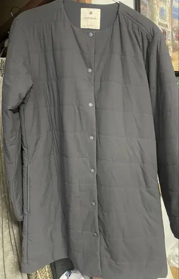 스노우피크 그레이 다운 자켓 사이즈 2 (M~L 정도)