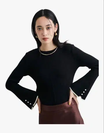 택 포함 새상품 VIS 펄 플레어 슬리브 니트 블랙
