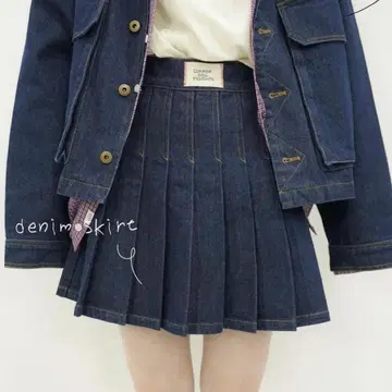 common gull products. 거리의 데님 플리츠 스커트