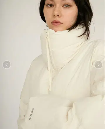 Emmi 크롭 형태 다운 코트