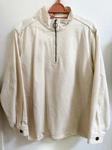 ZARA 아이보리 하프 지퍼 셔츠 M