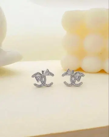 빈티지 로고 귀걸이 양쪽용