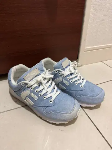 Sangacio 라이트 블루 스니커즈