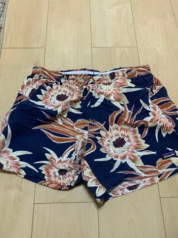 patagonia 플라워 패턴 숏팬츠