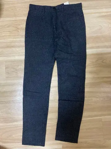 다크 체크 무늬 슬림핏 슬랙스