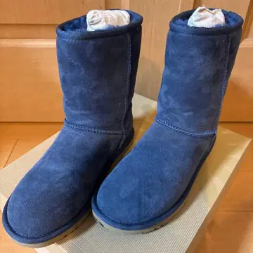 UGG 네이비 스웨이드 어그 부츠