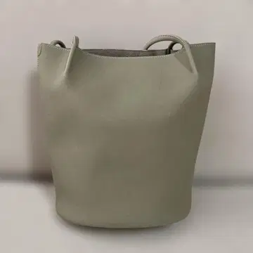 버킷형 그레이 숄더백