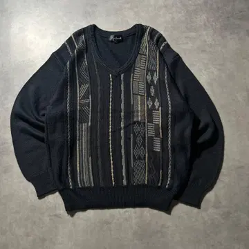 빈티지 올 패턴 기하학 V넥 입체 케이블 디자인 니트 스웨터