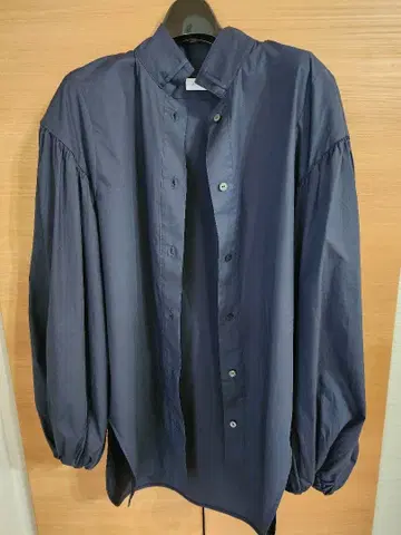 cccmalie 네이비 긴팔 퍼프 슬리브 셔츠