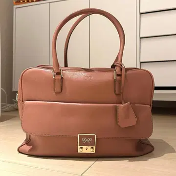 ANYA HINDMARCH 안야 힌드마치 핑크 가죽 핸드백