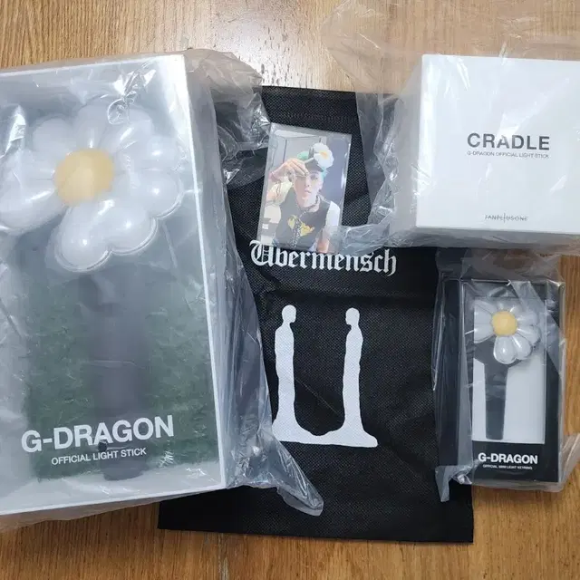 (미개봉) 지드래곤 응원봉+크래들+미니키링(블랙) 세트