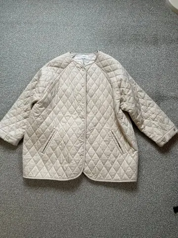 Libra Cue 퀼팅 아우터