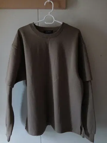 미사용품 브라운 M 사이즈 긴팔 트레이닝복 NANO universe