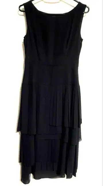 시빌라 슬리브리스 플리츠 드레스 블랙 M 사이즈