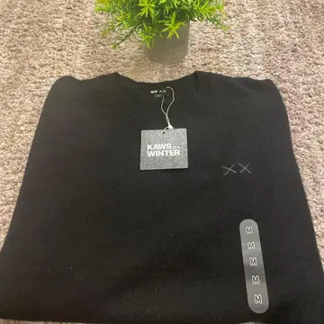 KAWS XX 블랙 니트 스웨터 M 사이즈 윈터