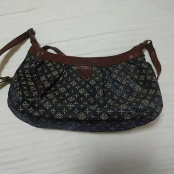 russet 숄더백 브라운