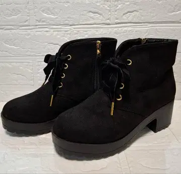 스웨이드 블랙 부츠 지퍼 포함