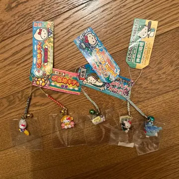 헬로키티 스트랩 포함 피규어 5개 세트