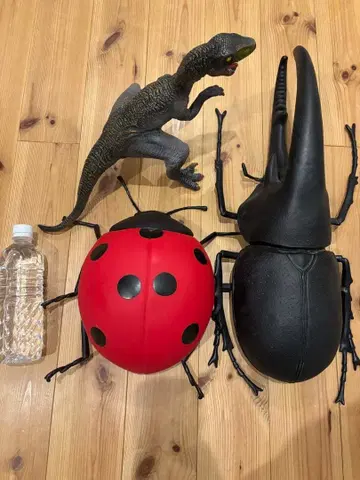 거대 피규어 헤라클레스 무당벌레 공룡