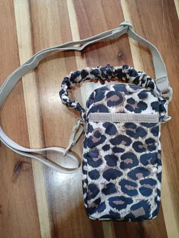 레스포 레오파드 무늬 스마트폰 숄더백