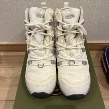 KEEN 방수 화이트 스노우 부츠 24cm