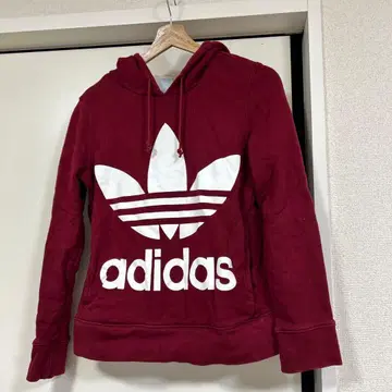 새상품급 아디다스 크림슨 컬러 풀오버 후드티
