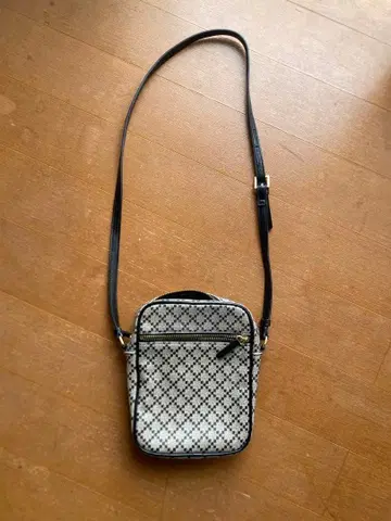 LOWRYS FARM 숄더백