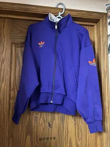 adidas 보라색 저지 스트라이프 자수