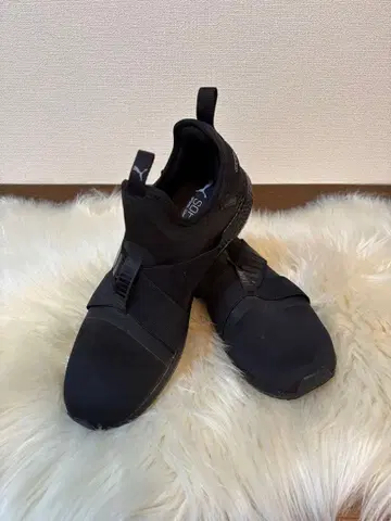 PUMA 스트레치 블랙 스니커즈 28cm