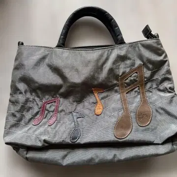 IBIZA 음표 자수 그레이 핸드백
