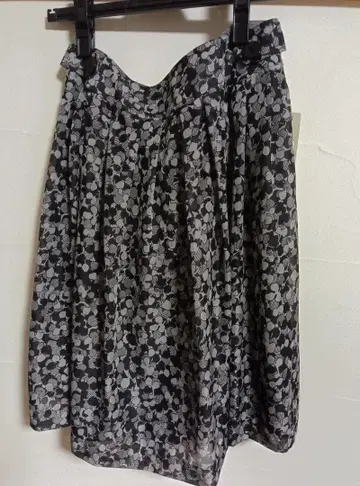 여성용 스커트 무릎 기장 월드