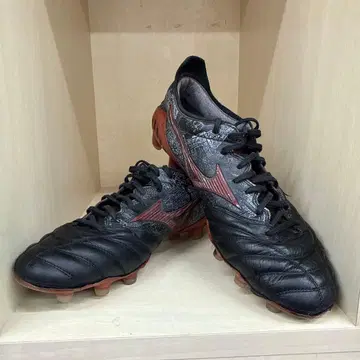 [ 한정품 ] 미즈노 축구 스파이크 모렐리아 네오 3 셀히오 라모스