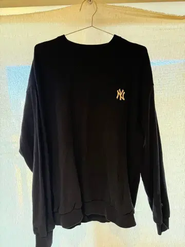 뉴욕 양키스 맨투맨 네이비