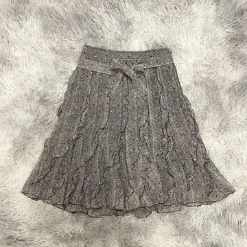 [ FRAGILE ] 플레어 스커트 무릎 기장 헤링본 실크 100% S