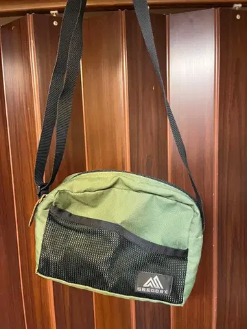 GREGORY 올리브 그린 숄더백