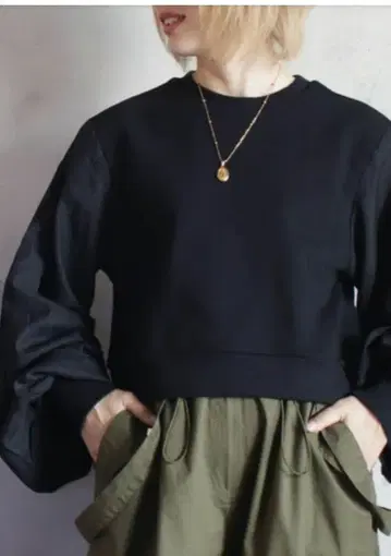 새상품급 BITTOKO 케세모이 소매 셔링 뒷면 털 풀오버