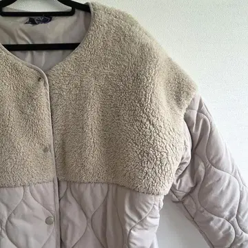 퀼팅 절개 코트 베이지 롱 기장 루즈핏