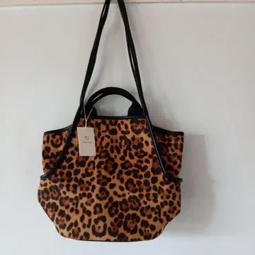 레오파드 무늬 숄더백