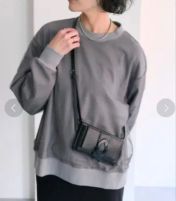 부품이 달린 가로형 모바일 지갑 숄더백