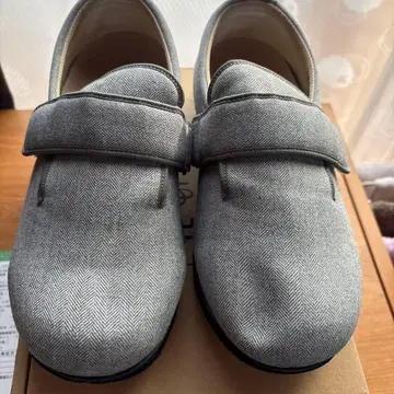 아유미 7023 그레이 4L 실내용 신발