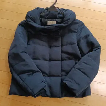 BEAMS HEART 네이비 다운 자켓