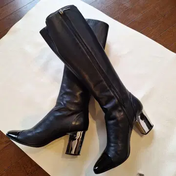 [ VICINI ] 새상품급 블랙 가죽 사이드 지퍼 부츠