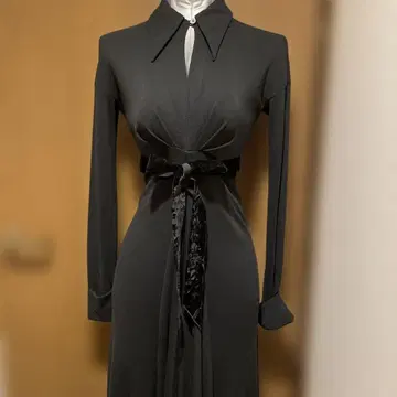 로메오 질리 블랙 드레스