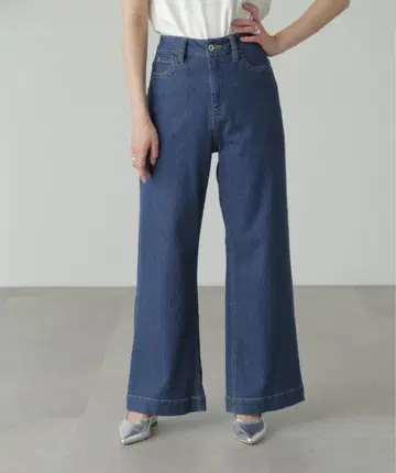 [ 새상품급 ] 베이직 와이드 데님 팬츠 FREE'S MART