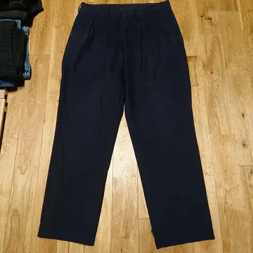 브라운 바이 투 턱 코튼 팬츠 sizeM 네이비