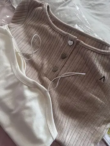 andmary Dorothy heart tops