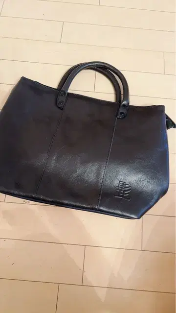 블랙 가죽 비즈니스 백 수염