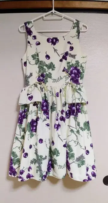 MILK 밀크 포도의 신화 드레스