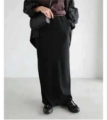 andMe 앤도미 evernavy 에버네이비 셀프컷 리브 타이트 스커트